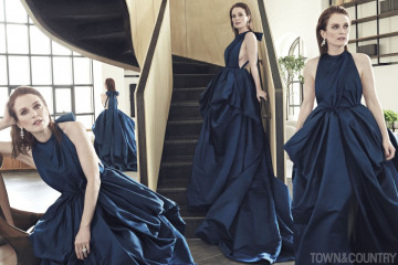 Julianne Moore in Town & Country Magazine, October 2018   фото №1100714