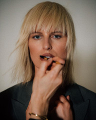 Karolina Kurkova ~ Backstage Vogue CZ Leaders 2023 June фото №1370506