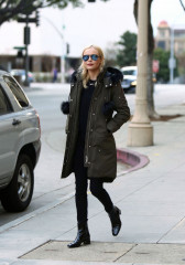 KATE BOSWORTH Out and About in Century City  фото №1133926