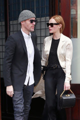Kate Bosworth and Michael Polish checking out of the Greenwich Hotel in NY фото №1054308