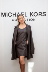 Kate Hudson - Michael Kors Fashion Show in NYC 09/10/2021 фото №1311720