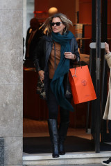 Kate Moss shopping at Hermes in London фото №1037643