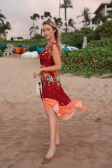 Katrina Bowden – Couples Season at Four Seasons Maui: Travel Guide+Photo Diary S фото №1220791