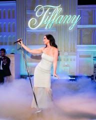 Katy Perry – Performs at Tiffany &amp; Co. Store Grand Re-Opening NY фото №1381219