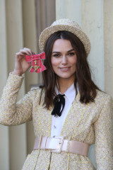 Keira Knightley – Investiture at Buckingham Palace in London фото №1125619