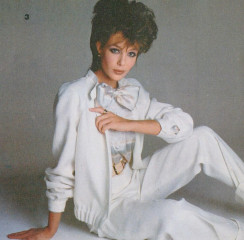 Kelly LeBrock ~ US Vogue April 1981 by Francesco Scavullo фото №1373629