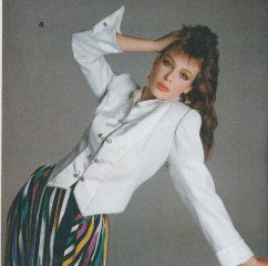 Kelly LeBrock ~ US Vogue April 1981 by Francesco Scavullo фото №1375431