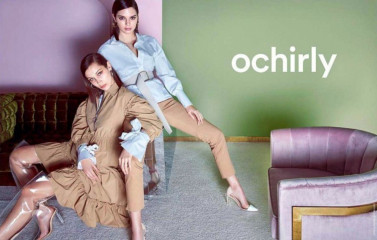 Bella Hadid and Kendall Jenner – Ochirly’s Spring-Summer 2018 Campaign фото №1030870