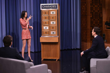 Kendall Jenner on ‘The Tonight Show Starring Jimmy Fallon’ in NY фото №941056