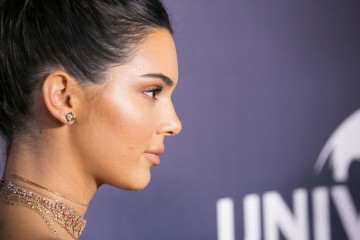 Kendall Jenner – Universal, NBC, Focus Features, E! Entertainment Golden Globes  фото №932677