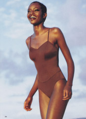 Kiara Kabukuru ~ US Vogue June 1997 by Herb Ritts фото №1380258