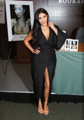 Kim Kardashian фото №806094