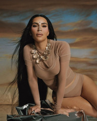 Kim Kardashian for SKIMS Summer Mesh  // 2021 фото №1295567