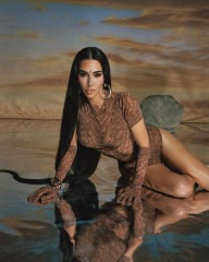 Kim Kardashian for SKIMS Summer Mesh  // 2021 фото №1295566