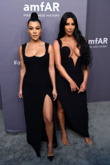 Kourtney Kardashian- 2019 amfAR Gala in New York фото №1139473
