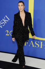Kourtney Kardashian-CFDA Fashion Awards in New York фото №1075715