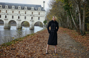 Kristen Stewart by Juergen Teller for Chanel’s Metiers d’Art 2021 Campaign фото №1297442