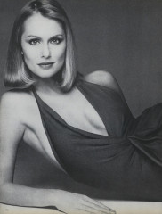 Lauren Hutton ~ US Vogue September 1975 by Francesco Scavullo фото №1374938