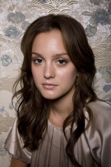 Leighton Meester by Rodelio Astudillo for TV Guide (2007) фото №1368828