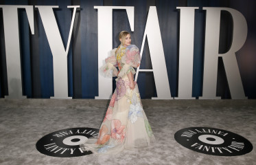 Lili Reinhart - Vanity Fair Oscar Party, Los Angeles // February 9, 2020 фото №1269799