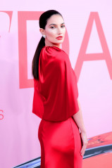Lily Aldridge – 2019 CFDA Fashion Awards in NYC фото №1186280