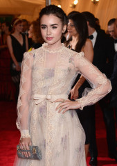 Lily Collins фото №510007