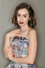 Lily Collins фото №702735