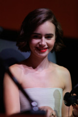 Lily Collins фото №768034