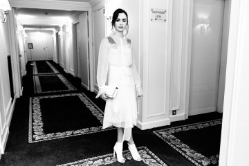 Lily Collins – Getting Ready for Paris Fashion Week With W Magazine  фото №1000295