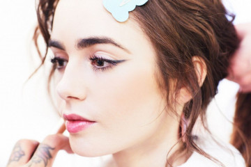 Lily Collins – Getting Ready for Paris Fashion Week With W Magazine  фото №1000297