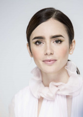 Lily Collins фото №915696