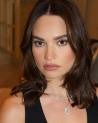 Lily James - Only Natural Diamonds Special Event in Paris 07/04/2023 фото №1373514