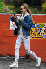 Lily-Rose Depp - Canyon Country Store in Los Angeles 11/01/2021 фото №1319358