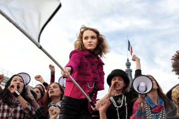Lily-Rose Melody Depp - Chanel N°5 L\'eau фото №962022