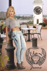 Lina Posada - Clam Jeans фото №986040