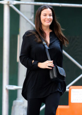 LIV TYLER Out and About in New York 08/20/2017  фото №994707