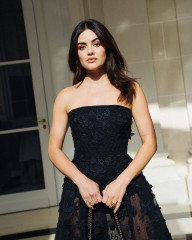 Lucy Hale by Kim Tin for Elie Saab Womenswear SS 2024 Show at PFW 09/30/2023 фото №1378488
