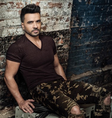 Luis Fonsi - Omar Cruz Photoshoot фото №1085615