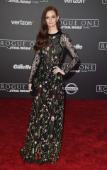 Lydia Hearst – ‘Star Wars Rouge One’ Premiere in Hollywood фото №928470