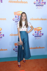 Maddie Ziegler – Nickelodeon’s Kids’ Choice Awards in Los Angeles  фото №946974