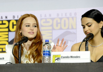 Madelaine Petsch – “Riverdale” Special Video Presentation and Q&A at SDCC 2019 фото №1204192