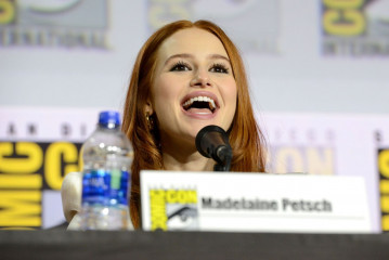 Madelaine Petsch – “Riverdale” Special Video Presentation and Q&A at SDCC 2019 фото №1204193