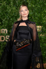 Margot Robbie at 33rd Annual Gotham Awards in New York 11/27/23 фото №1381696