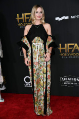Margot Robbie – Hollywood Film Awards 2017 in Los Angeles фото №1009721
