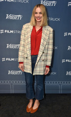 Margot Robbie at I, Tonya Screening in Los Angeles 01/09/2018 фото №1029747