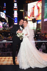 Maria Menounos Getting Married on New Year’s Eve in New York 12/31/2017 фото №1027116