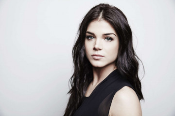 Marie Avgeropoulos фото