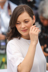 Marion Cotillard – ‘Ismael’s Ghosts’ Photocall at 70th Cannes Film Festival фото №965238