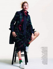 MARTHA HUNT in Elle Magazine, Italy November 2019 фото №1233204