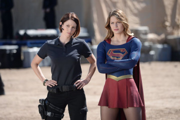 MELISSA BENOIST for Supergirl, Season 1 Promos фото №945084